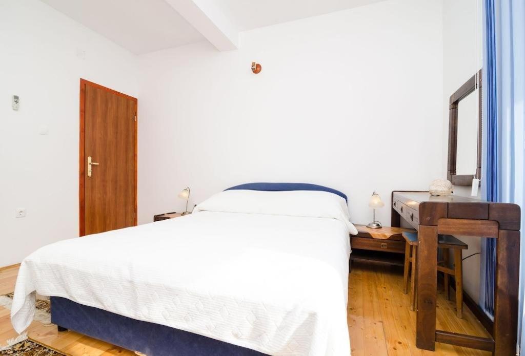 Apartments Lampalo Okuklje Εξωτερικό φωτογραφία