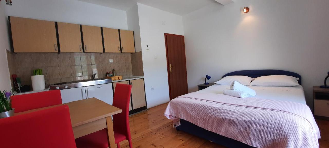 Apartments Lampalo Okuklje Εξωτερικό φωτογραφία