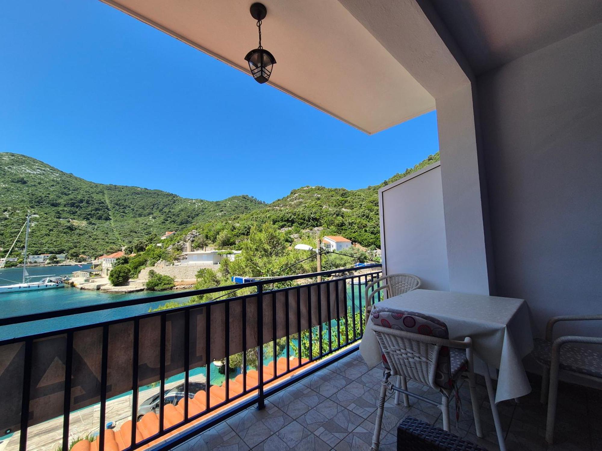 Apartments Lampalo Okuklje Εξωτερικό φωτογραφία