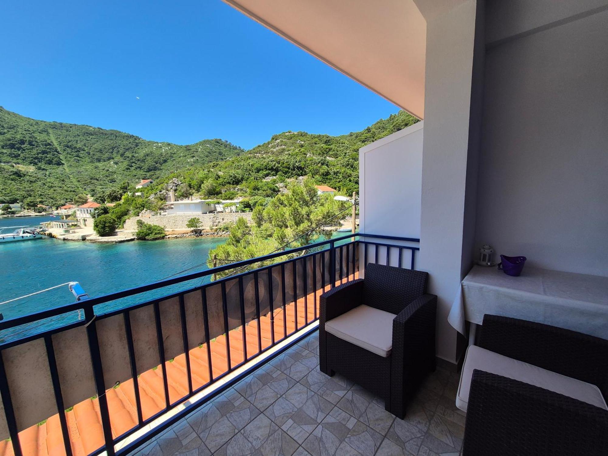 Apartments Lampalo Okuklje Εξωτερικό φωτογραφία